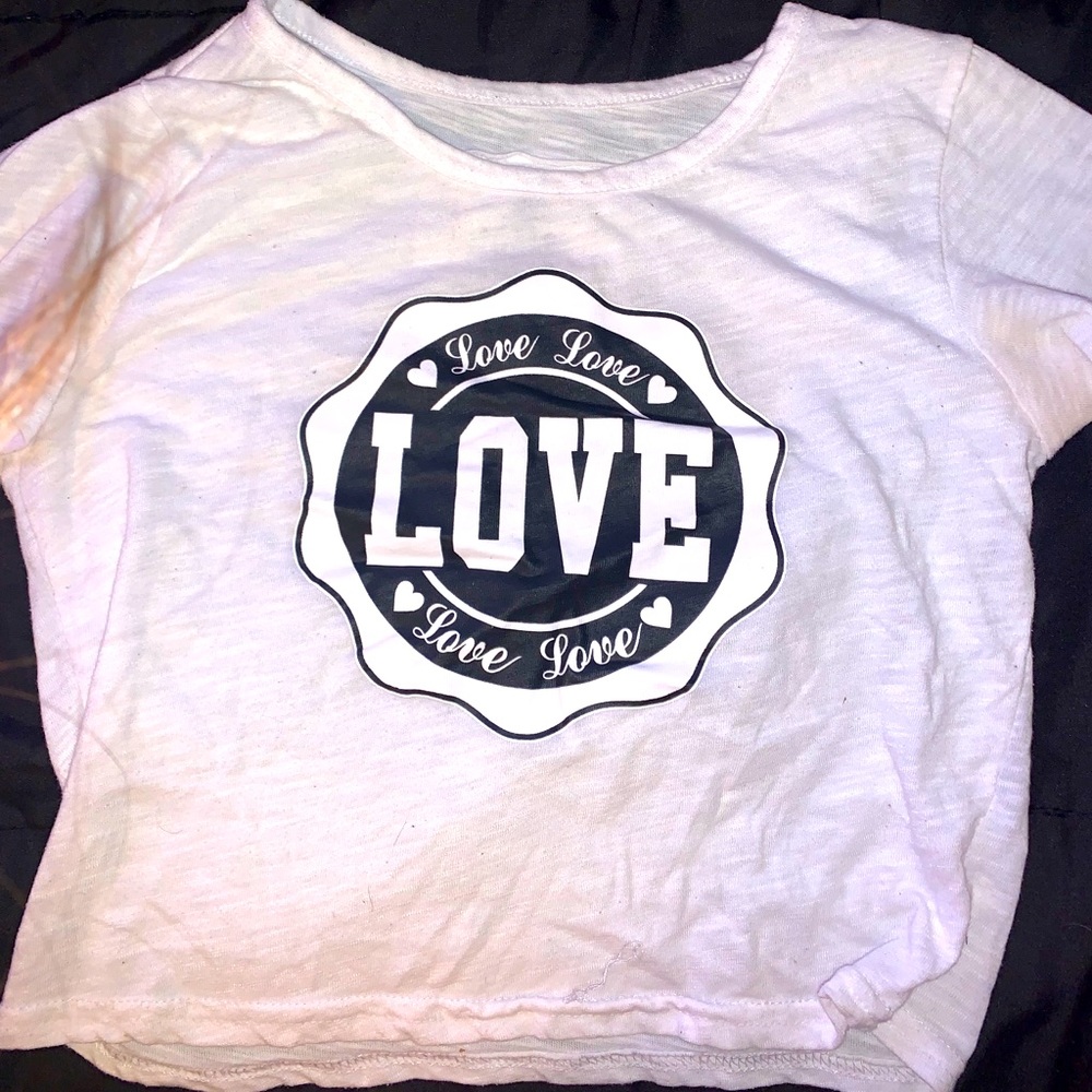 Cropped love shirt